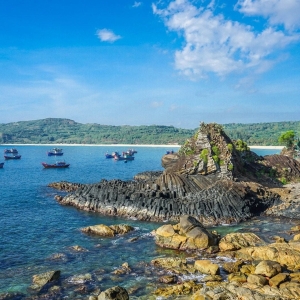 PHÚ YÊN – TÔI THẤY HOA VÀNG TRÊN CỎ XANH